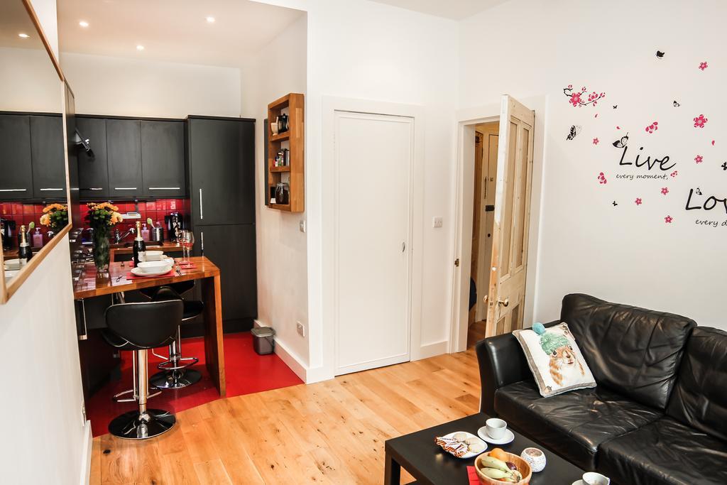 Chic & Bright Flat Near Holyrood Park Apartment Edinburgh Room photo